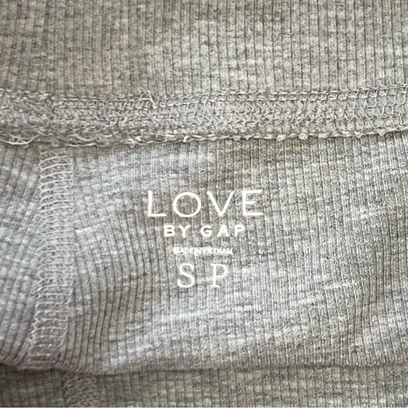 GAP Grey Biker Shorts - Picture 3 of 4